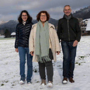 Andrea Sidler, Kandidatin für das Gemeindepräsidium, zusammen mit Barbara Moser und Ruedi Taverna